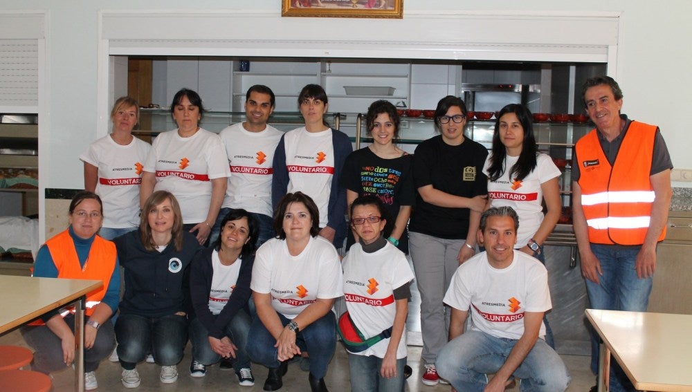 Voluntarios en el comedor social 2013 