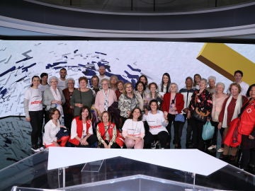Recibimos la visita de personas mayores de la Cruz Roja en la Semana Internacional del Voluntariado