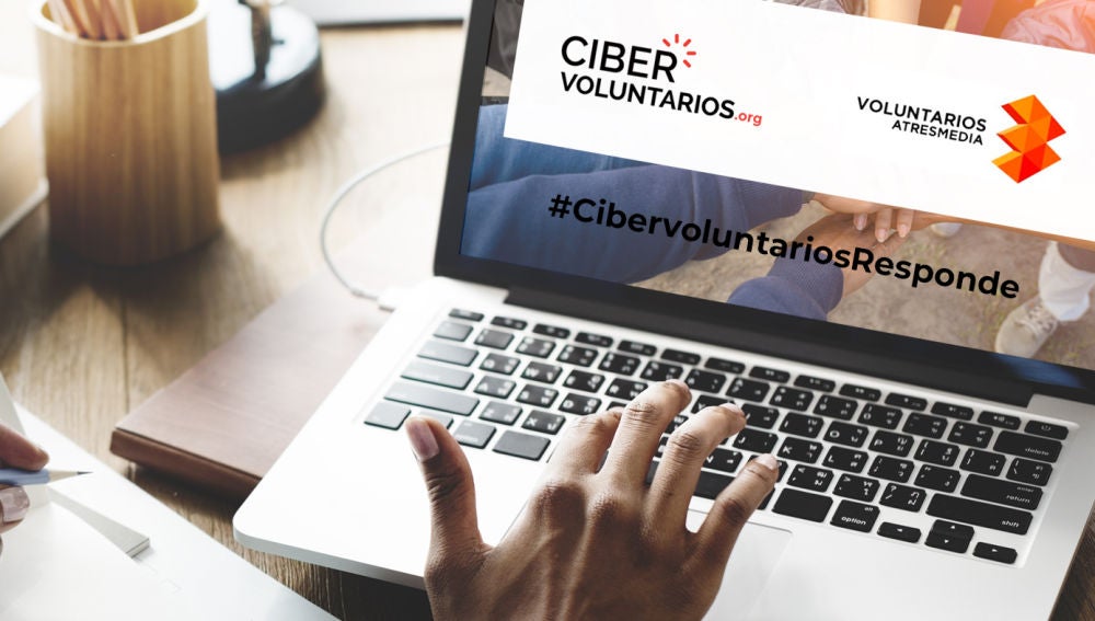 Voluntarios Atresmedia se unen a la iniciativa 'Cibervoluntarios Responde' para ayudar a reducir la brecha digital