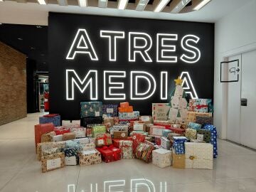 Regalos de los Voluntarios Atresmedia para el proyecto El &Aacute;rbol de los Sue&ntilde;os