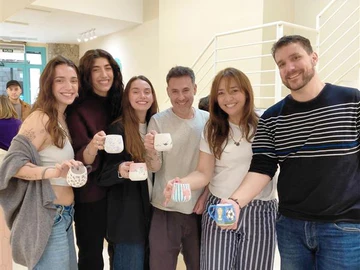 Voluntarios Atresmedia en una actividad junto a Eddy-G Voluntarios Atresmedia en una actividad junto a Eddy-G