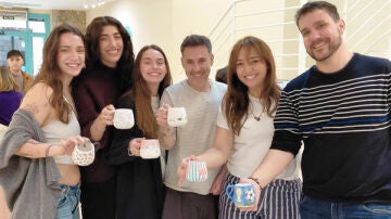 Voluntarios Atresmedia en una actividad junto a Eddy-G