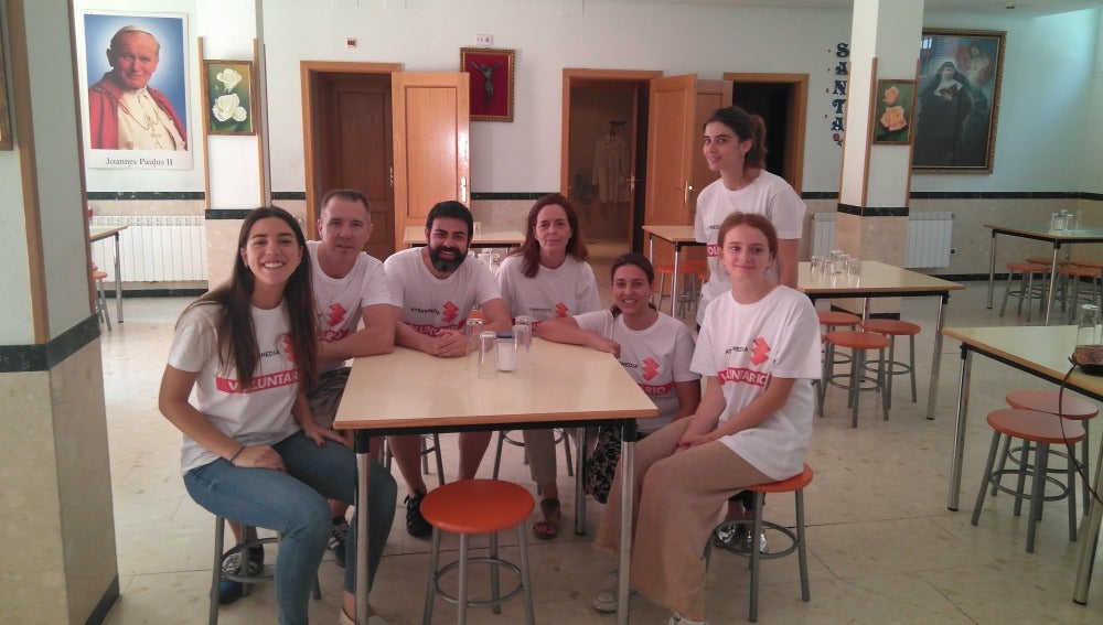 Los voluntarios de Atresmedia vuelven al Comedor Social Santa María Josefa de Vallecas