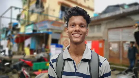 Kini Mandar, de 19 años, estudia en la Universidad de Bombay Kini Mandar, de 19 años, estudia en la Universidad de Bombay