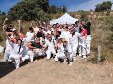 Los Voluntarios de Atresmedia descubren el mundo de las abejas junto a Ecocolmena