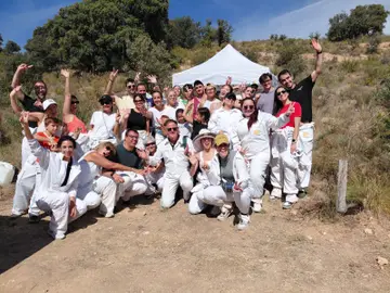 Los Voluntarios de Atresmedia descubren el mundo de las abejas junto a Ecocolmena Los Voluntarios de Atresmedia descubren el mundo de las abejas junto a Ecocolmena